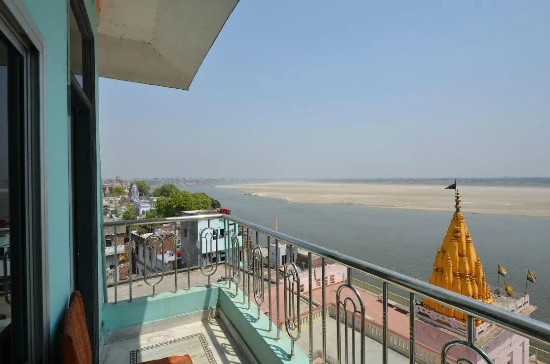 PG On Ganges Hotel