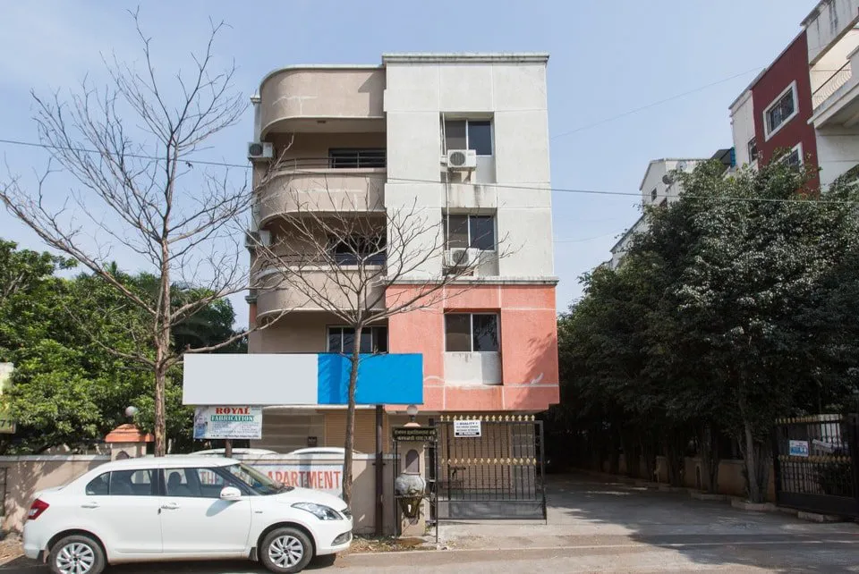 OYO 10052 Magarpatta