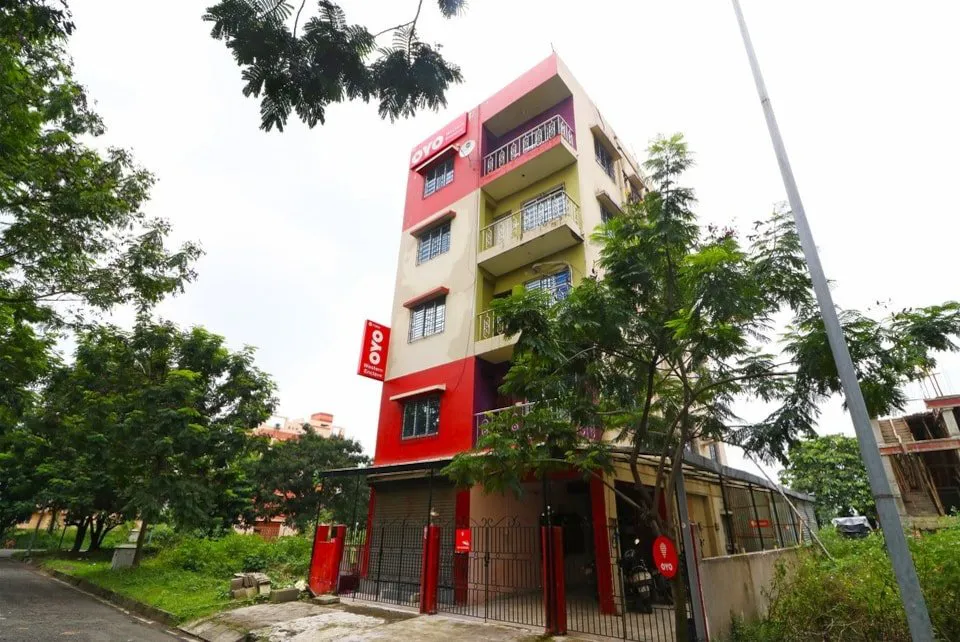 OYO 11360 Western Enclave
