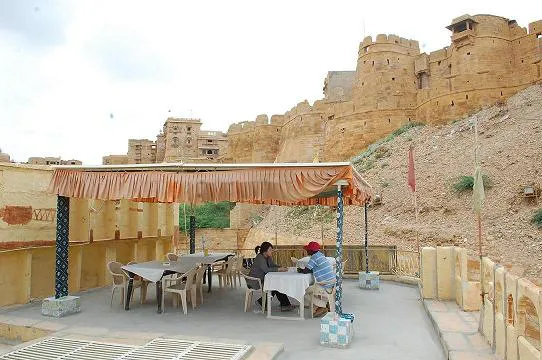 Shree Giriraj Palace