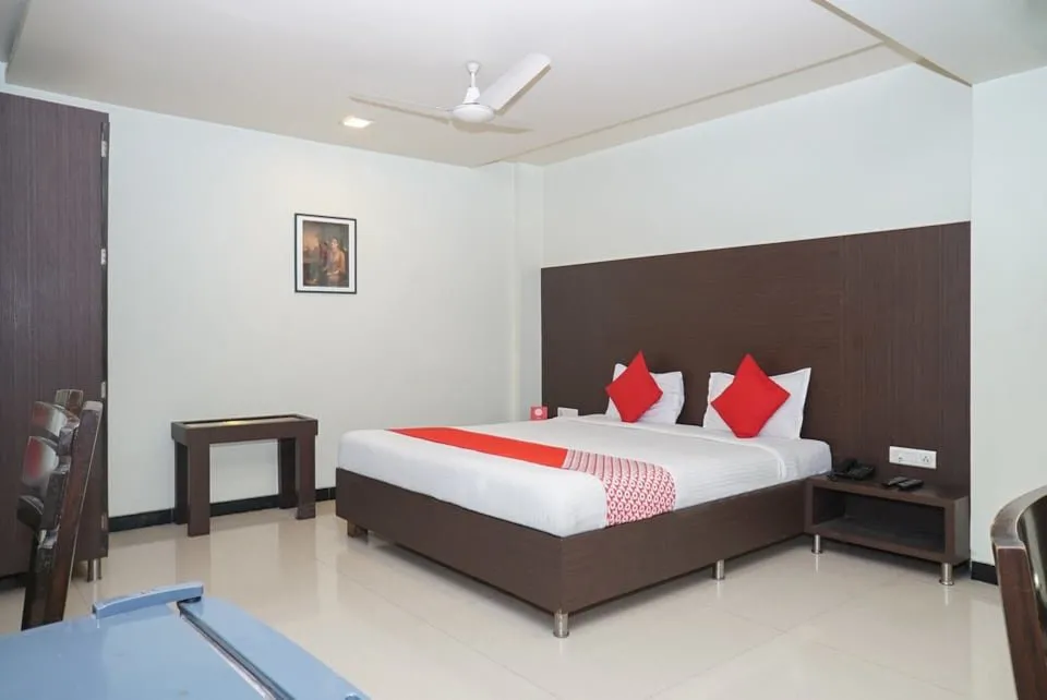 OYO 10329 Hotel Ivy Stays