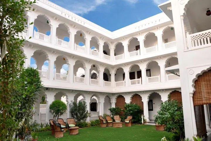 WelcomHeritage Sirsi Haveli