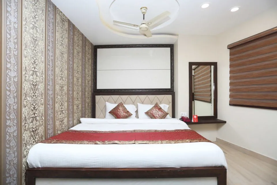 OYO 10338 Hotel Aadesh Palace