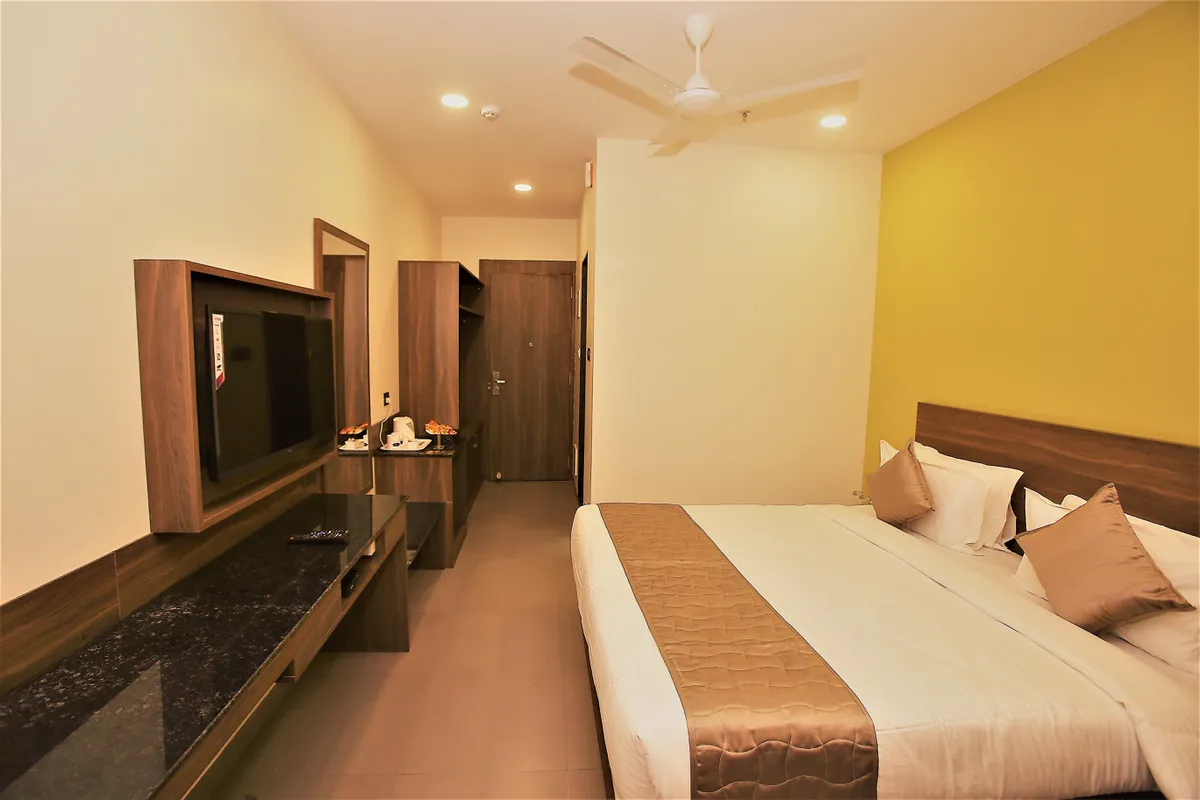 GenX Surat By 1589 Hotels