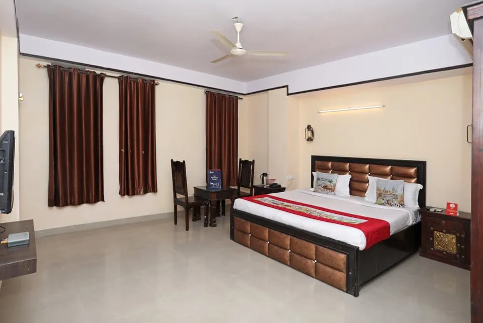 OYO 10755 Hotel Anand Palace