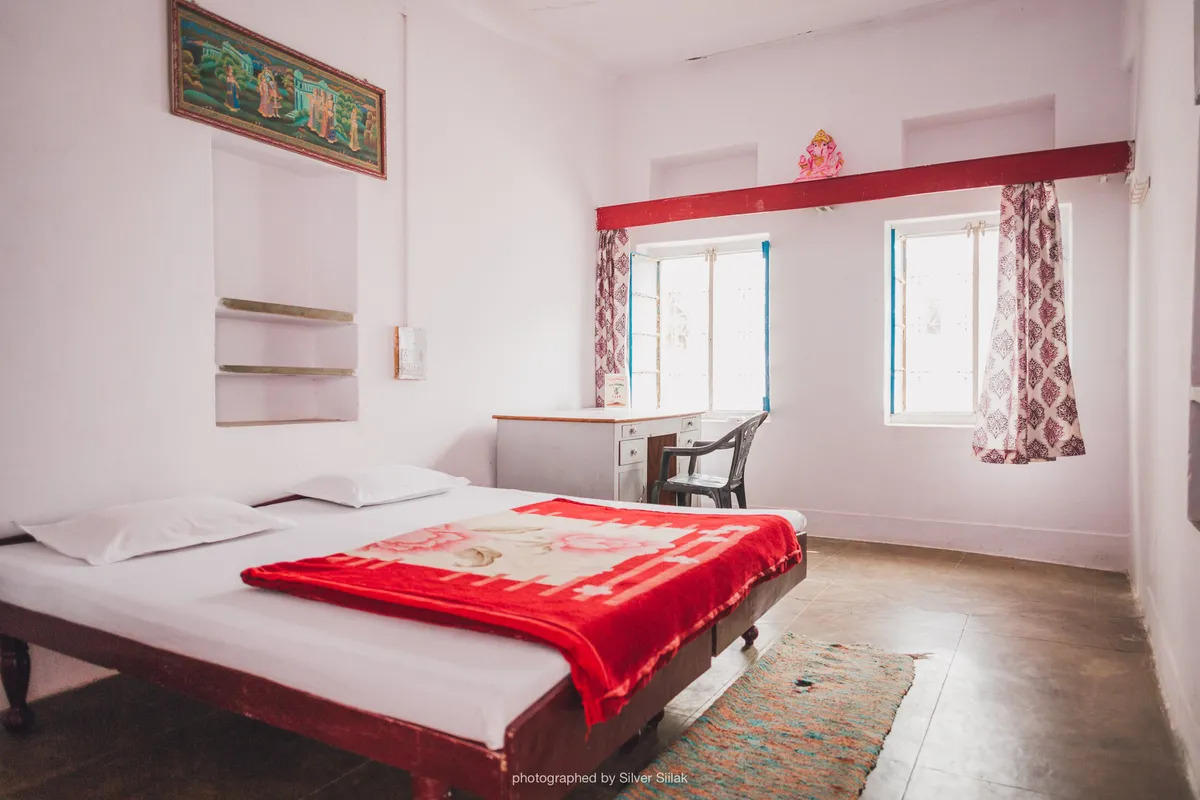 Rajguru Guest House